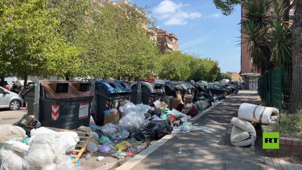 روما تغرق في القمامة