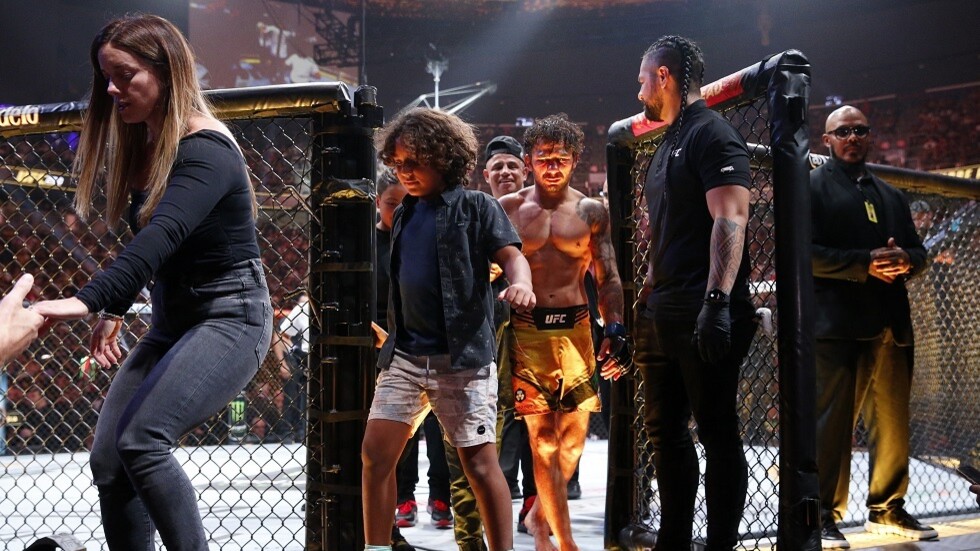 شاهد.. نزال برازيلي مكسيكي