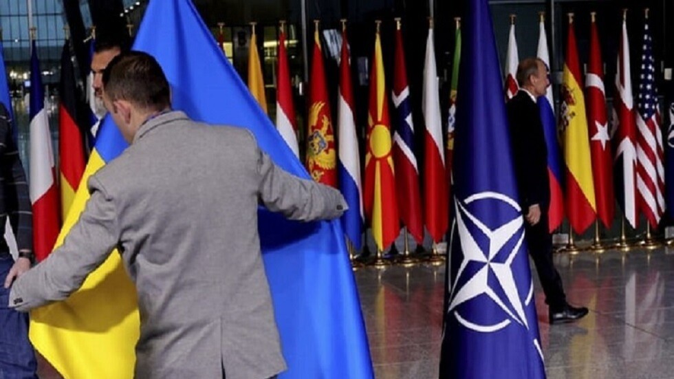 "بحجة أنه سيضطر للدفاع عنها".. بايدن ينعي رسميا طموحات أوكرانيا في الانضمام للناتو