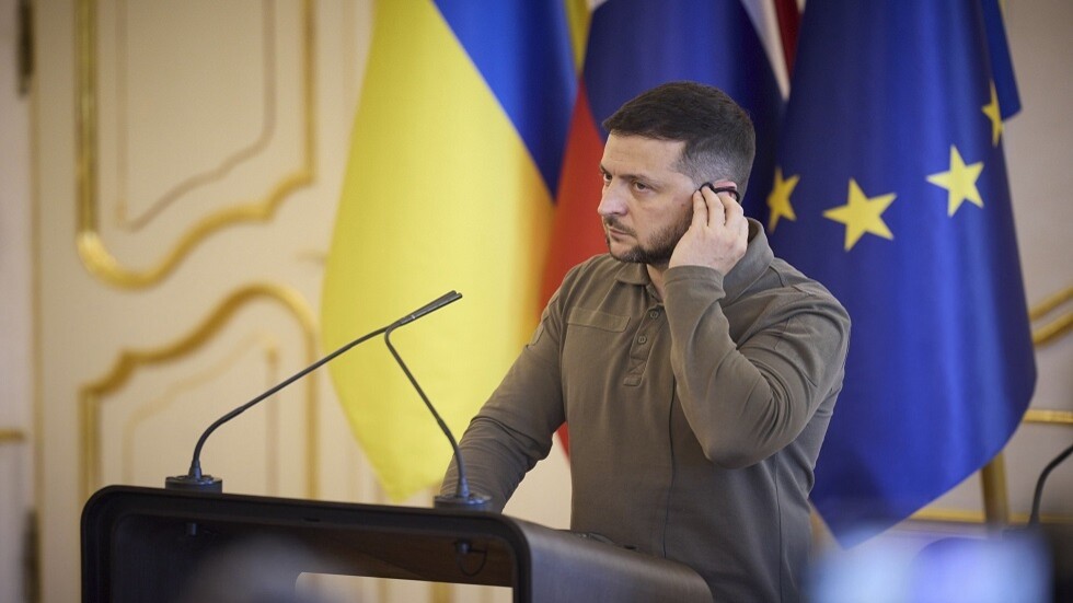 زيلينسكي: نتلقى "إشارات خطيرة" من سياسيين أمريكيين بتقليص المساعدات العسكرية