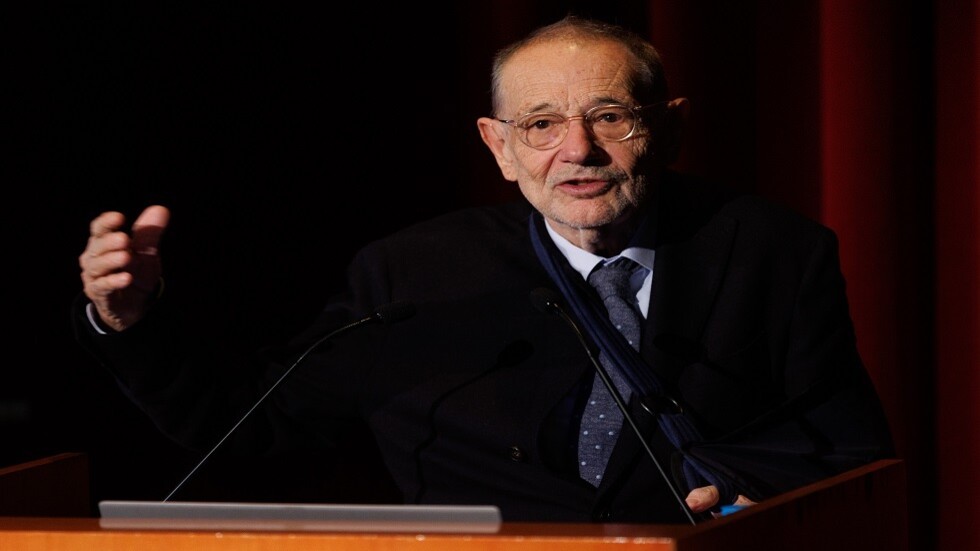 سكرتير الناتو السابق يحذر من المواجهة المباشرة مع روسيا