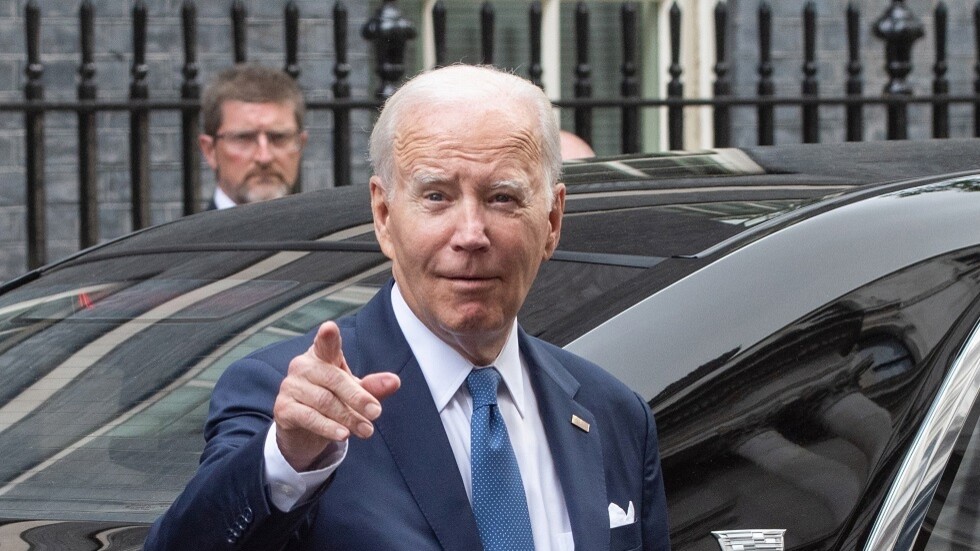 بايدن يصل إلى فيلنيوس للمشاركة في قمة الناتو