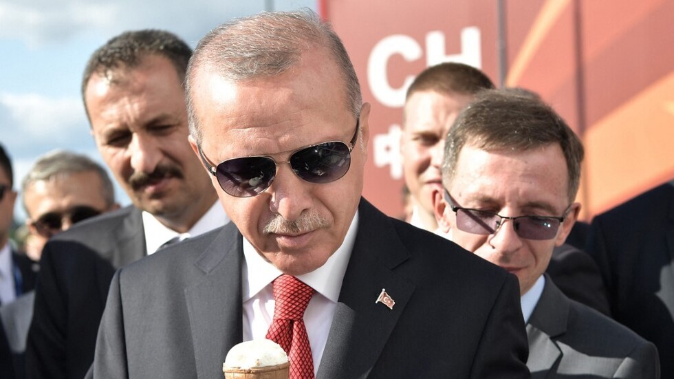 كـ"بائع المثلجات" التركي.. أردوغان راوغ في الموافقة على انضمام السويد إلى "الناتو" (فيديو)