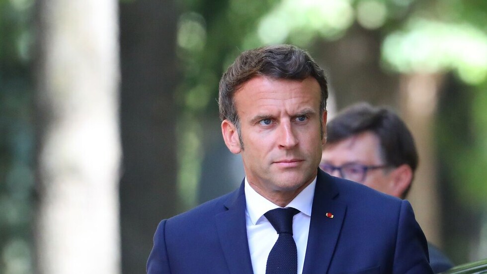 ماكرون يعلن تزويد كييف بصواريخ بعيدة المدى