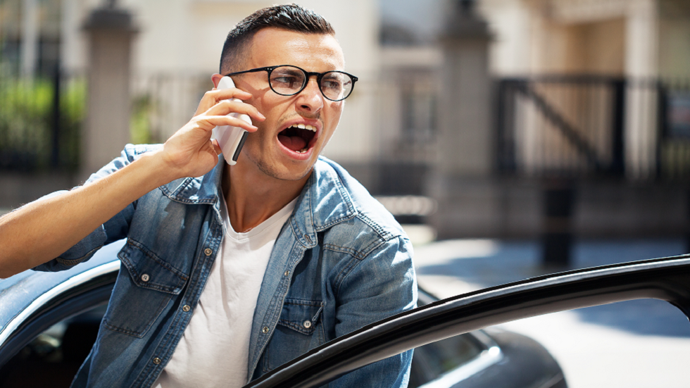 باحثة تزعم ابتكار "كلمة الشتم المطلقة في العالم" باستخدام خوارزمية الكمبيوتر!