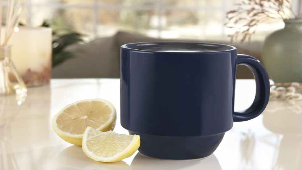 "مشروب صباحي شائع" يضر بأسنانك ولا يعزز الهضم أيضا!