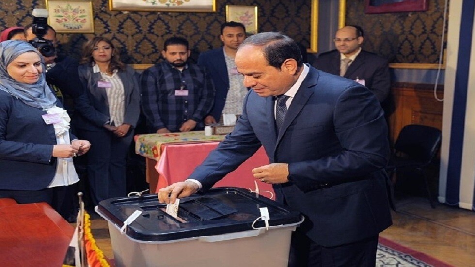 مصر.. سكرتير رئيس الجمهورية في عهد مبارك يتحدث بخصوص "مطاعن" السيسي لخوض انتخابات الرئاسة