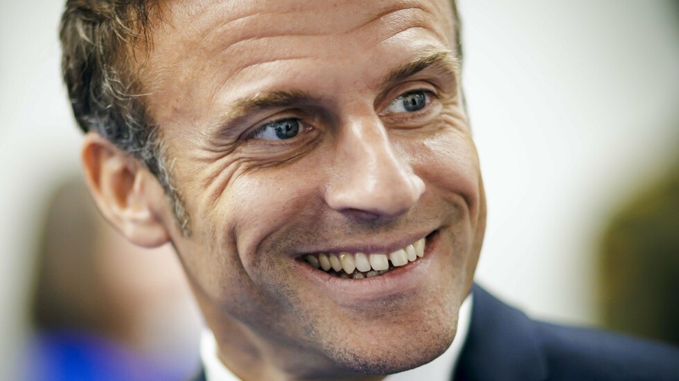 ماكرون يمتنع عن تسمية إيران بـ