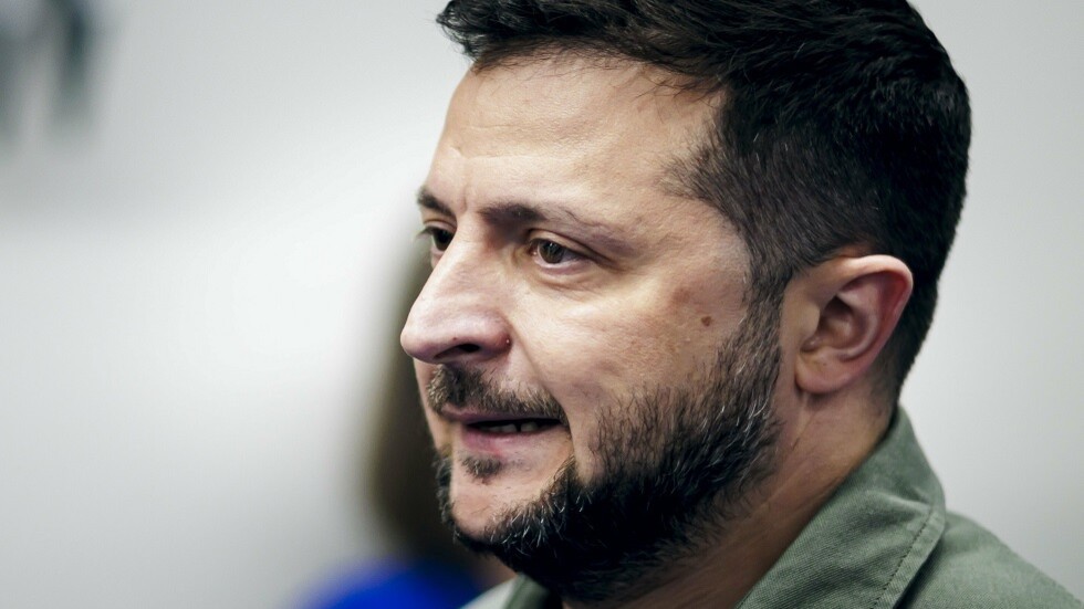 خبراء أمريكيون: قمة "الناتو" كشفت أن سلطات كييف "خادم" وانضمام أوكرانيا للحلف نهاية وجودها