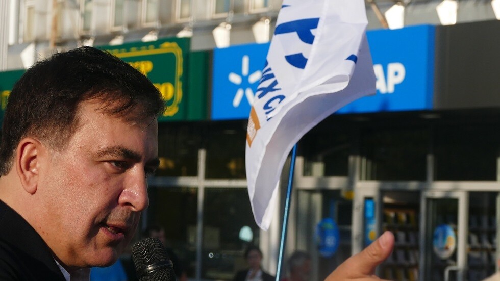 جورجيا.. طبيب بولندي حاول تهريب عينة من تحاليل ساكاشفيلي