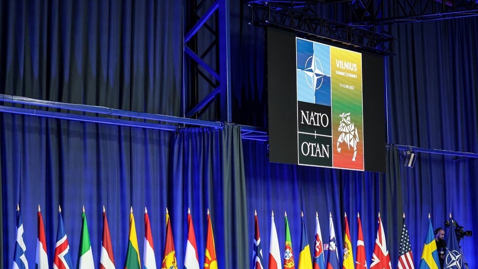 وزير الدفاع الهنغاري: النظرة للنزاع في أوكرانيا تتغير بشكل ملحوظ بين دول