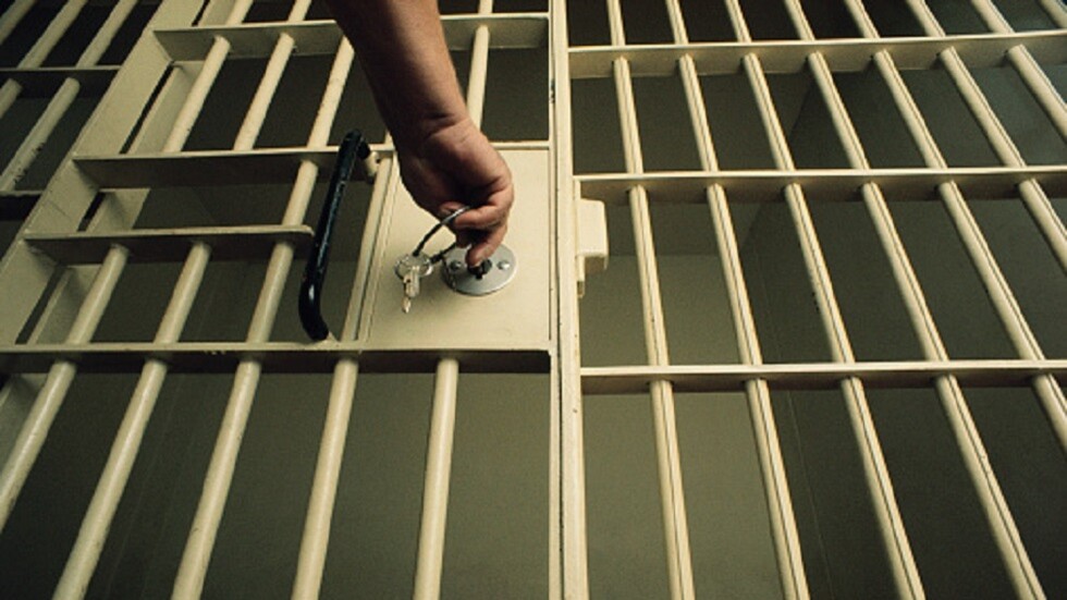 الجزائر.. عصابة "فرفور" في السجن بعد سرقة 1.5 مليار سنتيم من  سوق الحميز