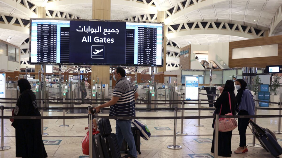 "نستخدم تقنيات أخرى".. الداخلية السعودية تطمئن: عمليات التجميل لا تمنع من السفر!