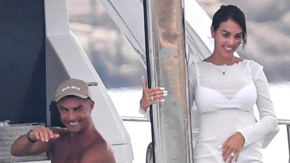 جورجينا مع رونالدو في عشاء رومانسي وسط البحر.. وفي فيديو ساخن بالصالة