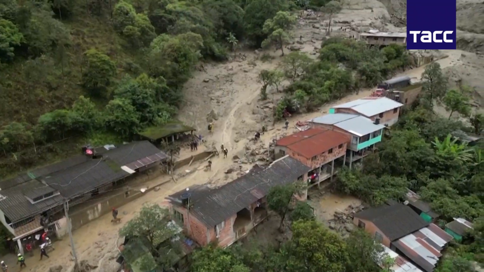 مقتل 14 في انزلاقات أرضية بكولومبيا