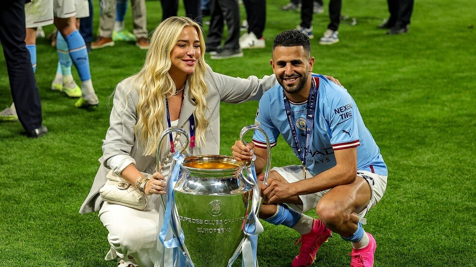 مانشستر سيتي يعثر على بديل رياض محرز في برشلونة