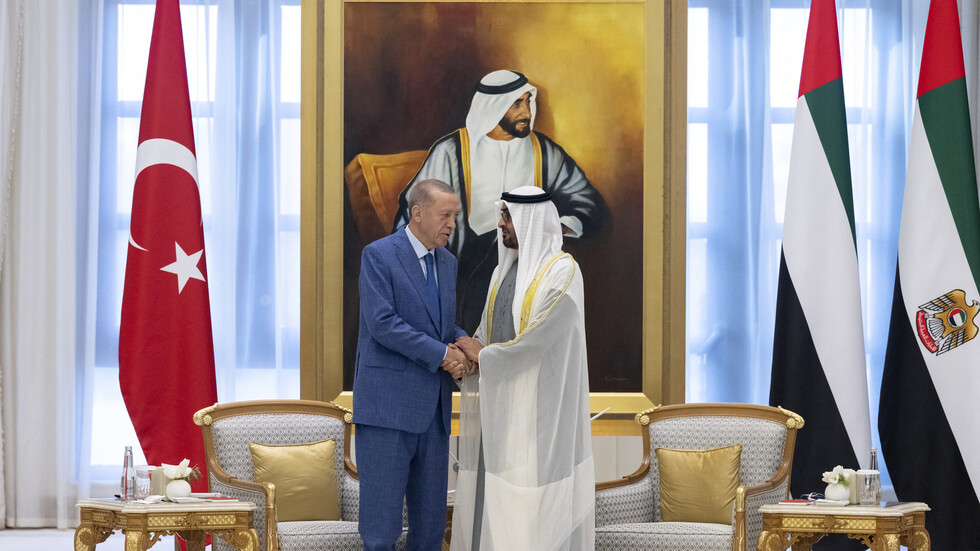 كيف يبدو "وسام زايد" الذي أهداه الرئيس الإماراتي لأردوغان؟ ما قيمته المعنوية وكيف تمت صناعته؟ (صورة)