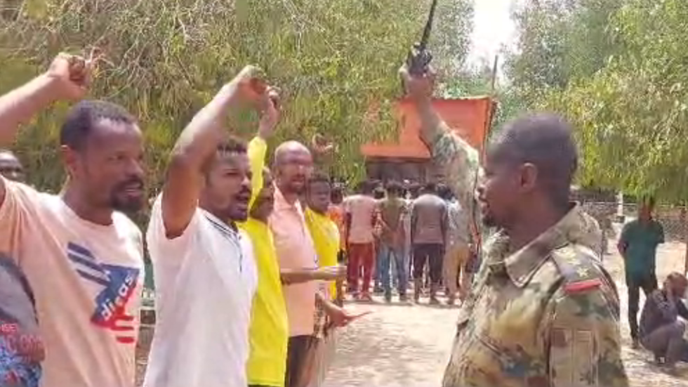 الجيش السوداني يفتتح معسكرات لتدريب الشباب على القتال ضد قوات الدعم السريع