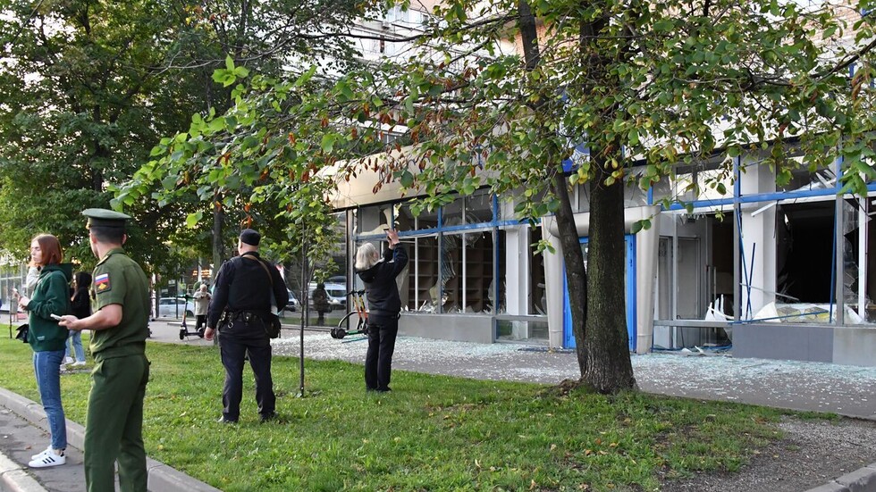 بالفيديو .. المشاهد الأولى لمحاولة هجوم مسيرتين أوكرانيتين على المباني بموسكو