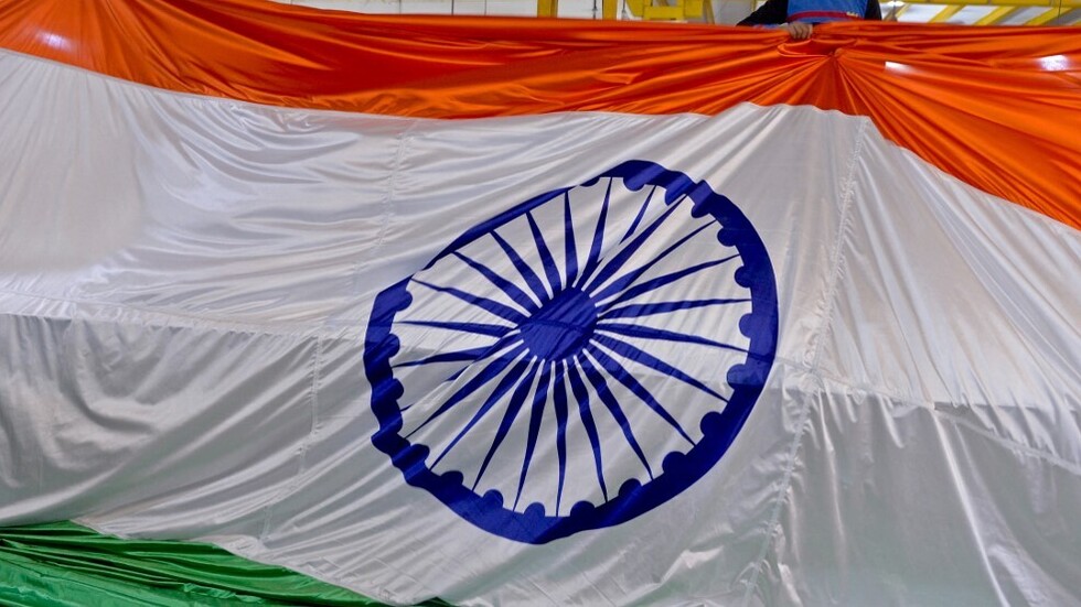 "جريمة شرف" مروعة في الهند.. رياض يقطع رأس شقيقته عائشة ويأخذه للشرطة (صورة)