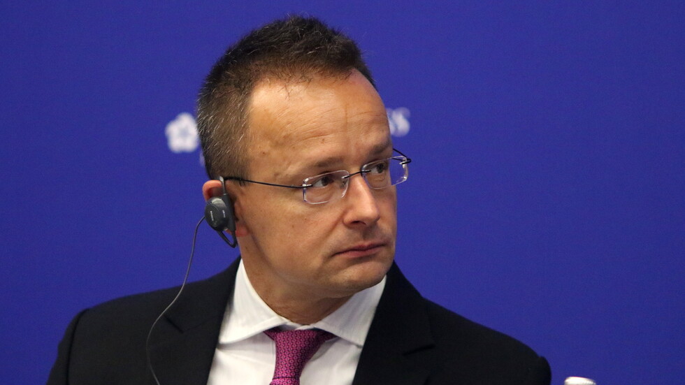 هنغاريا: الحفاظ على قنوات الحوار مع موسكو قد يساعد في مفاوضات السلام حول أوكرانيا