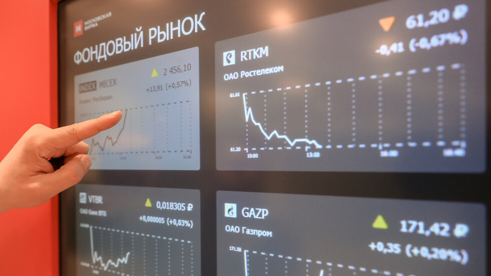 بورصة موسكو في المنطقة الخضراء