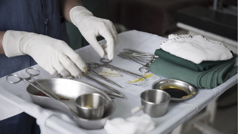 السعودية.. تدخل جراحي نادر يعيد المشي والنطق لمريضة في المدينة المنورة (صورة)