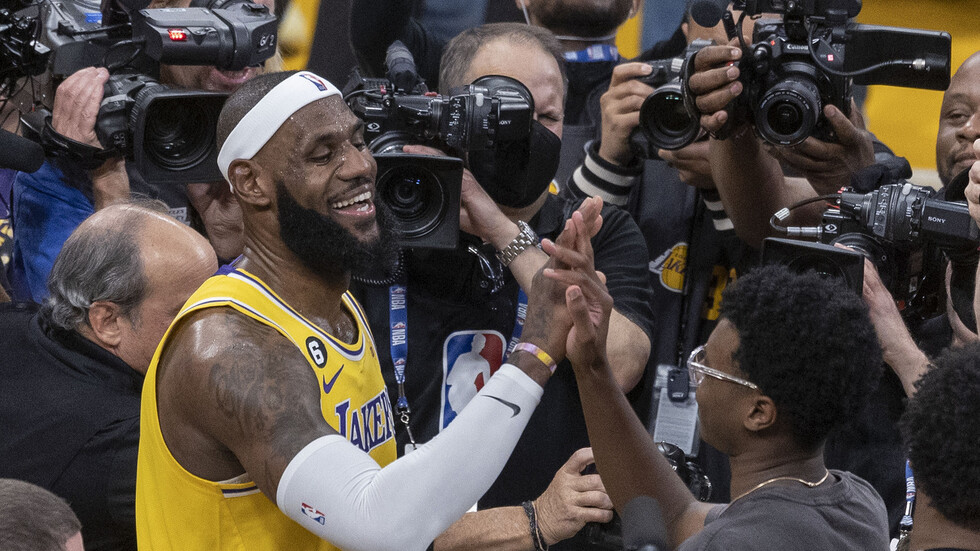 بعد تعرض نجله لسكتة قلبية.. أول تعليق من ليبرون