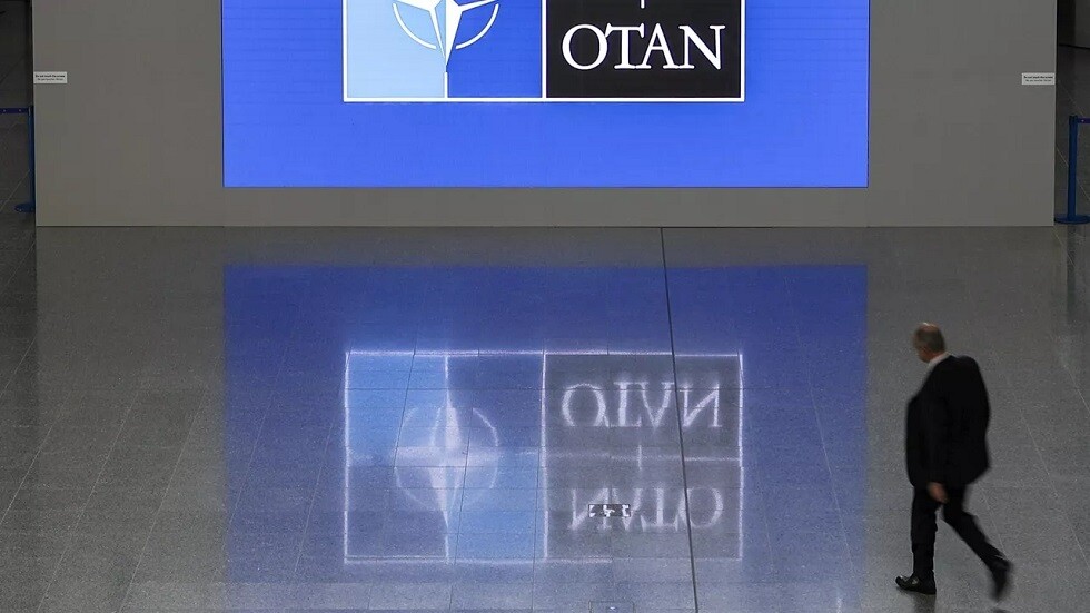 السفير الأمريكي السابق لدى الاتحاد الأوروبي: نحتاج إلى هيكل أطلسي جديد يمكن مقارنته بحلف "الناتو"