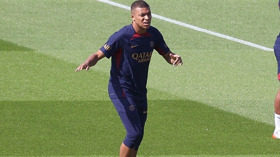 رد عنيف من لاعب ريال مدريد عند سؤاله عن مبابي