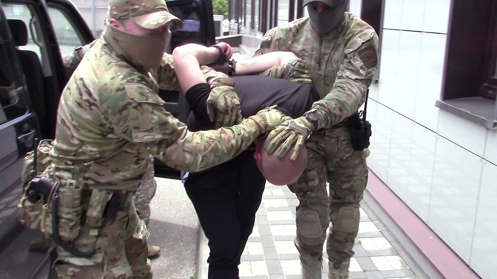 فورونيج.. اعتقال ثلاثة مواطنين بتهمة خيانة الدولة الروسية