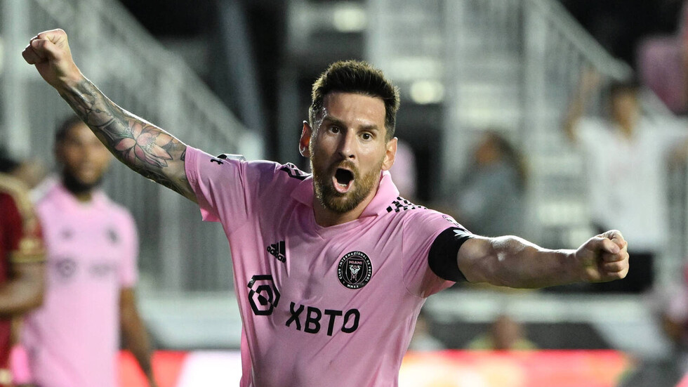 ميسي بقميص مارادونا يشعل وسائل التواصل الاجتماعي