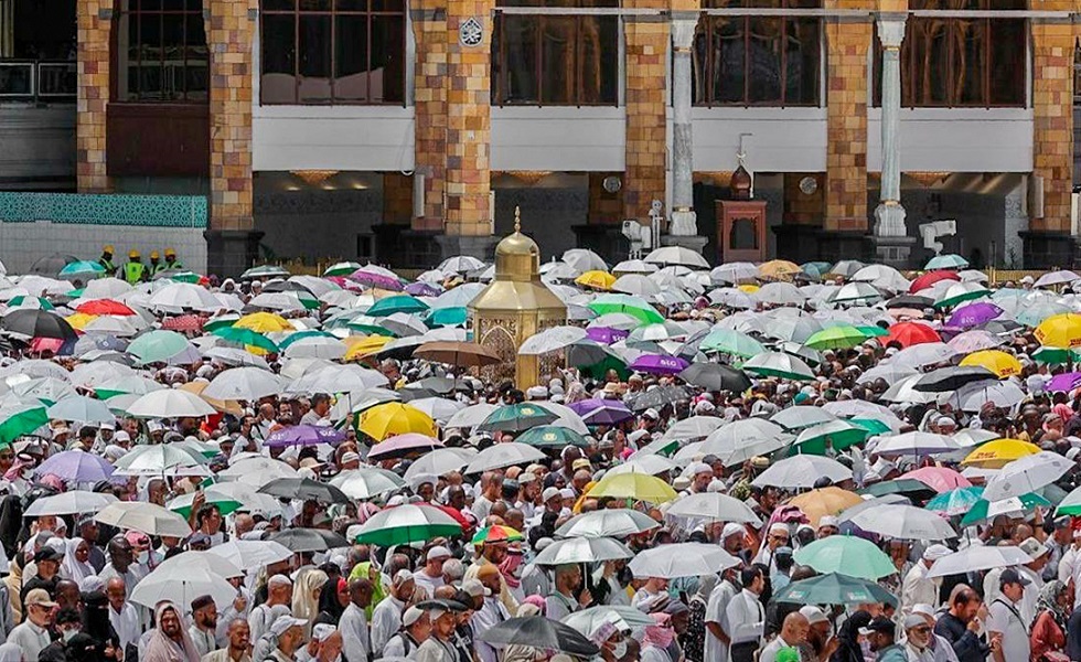 شيخ الأزهر يهنئ الملك سلمان وولي عهده والسعودية على نجاح موسم الحج