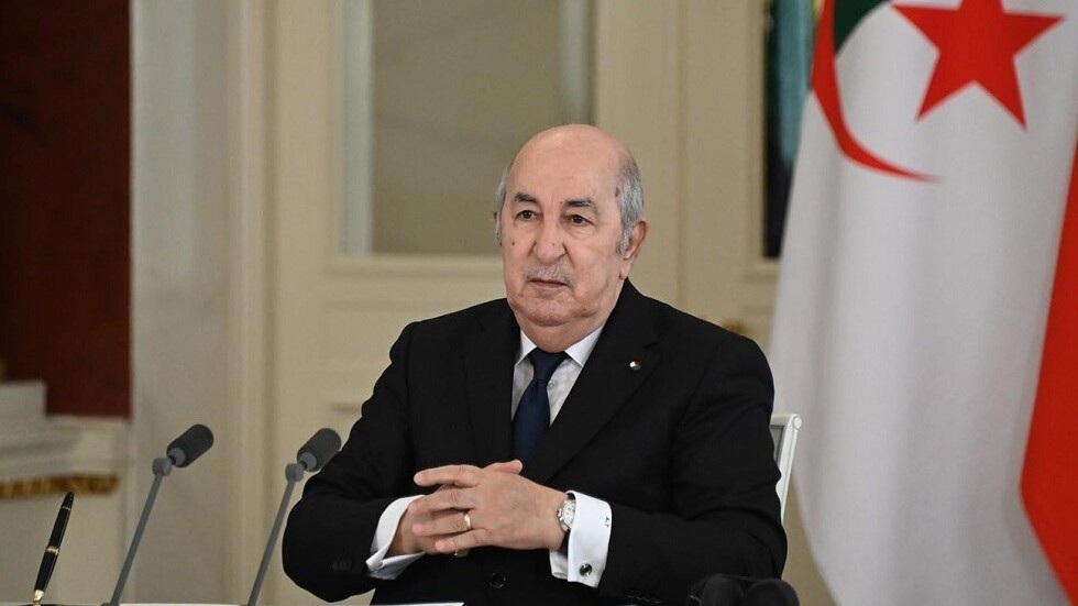 الرئيس الجزائري يجري حركة جزئية في السلك الدبلوماسي والقنصلي