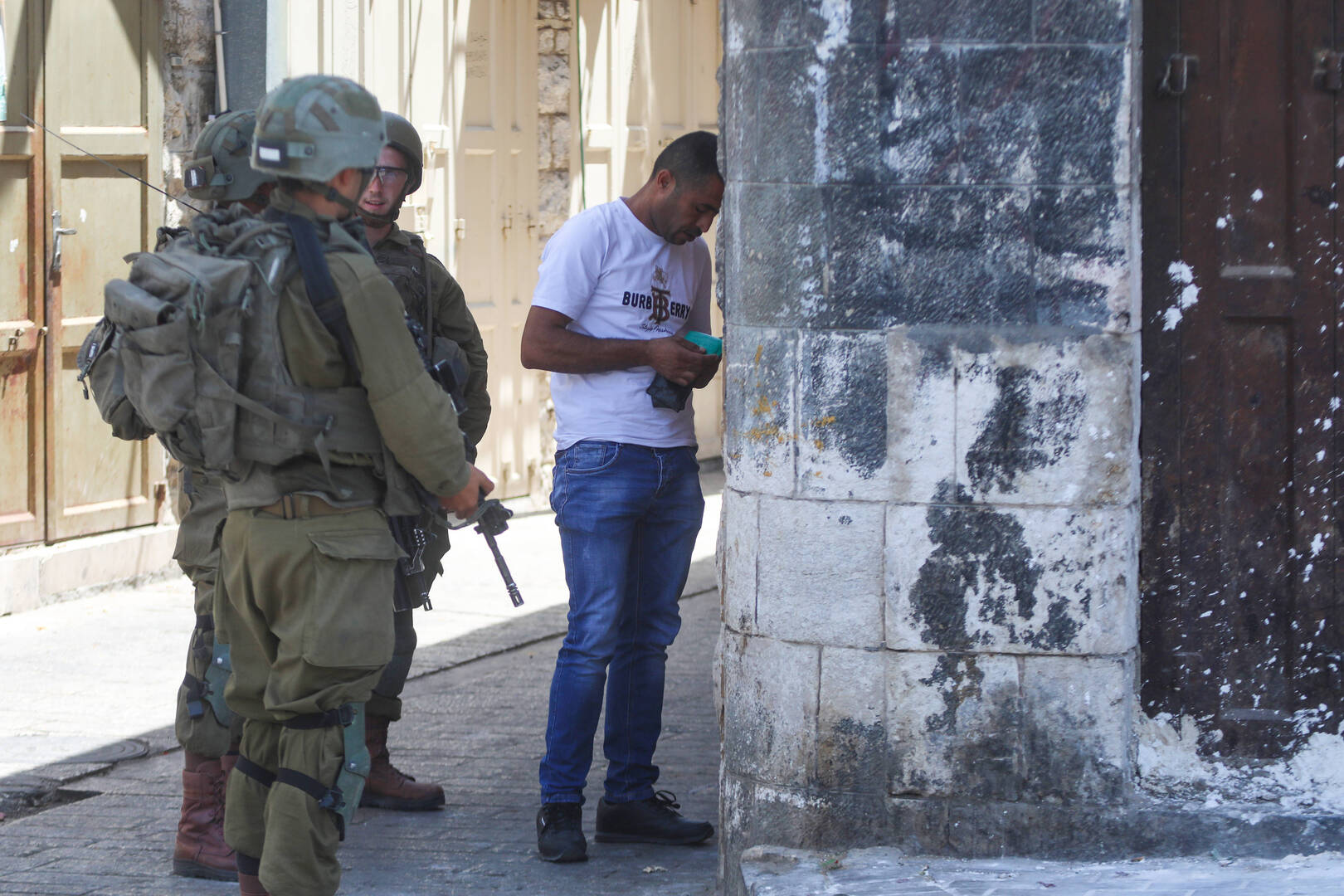 المتحدث باسم الجيش الإسرائيلي يعلن عدد المعتقلين الفلسطينيين خلال عملية جنين
