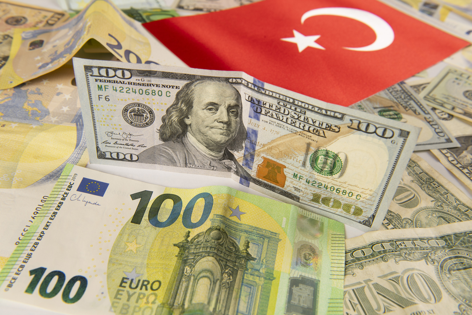 وزير المالية التركي يكشف مكونات البرنامج الاقتصادي التركي