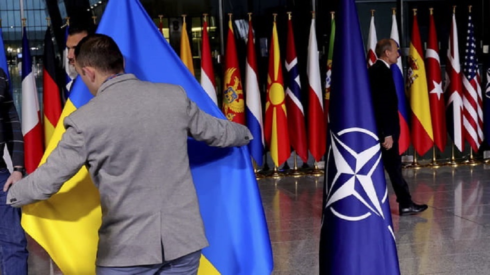 سفيرة لاتفيا في ألمانيا: لا يمكن لأوكرانيا الانضمام للناتو في سياق الصراع القائم