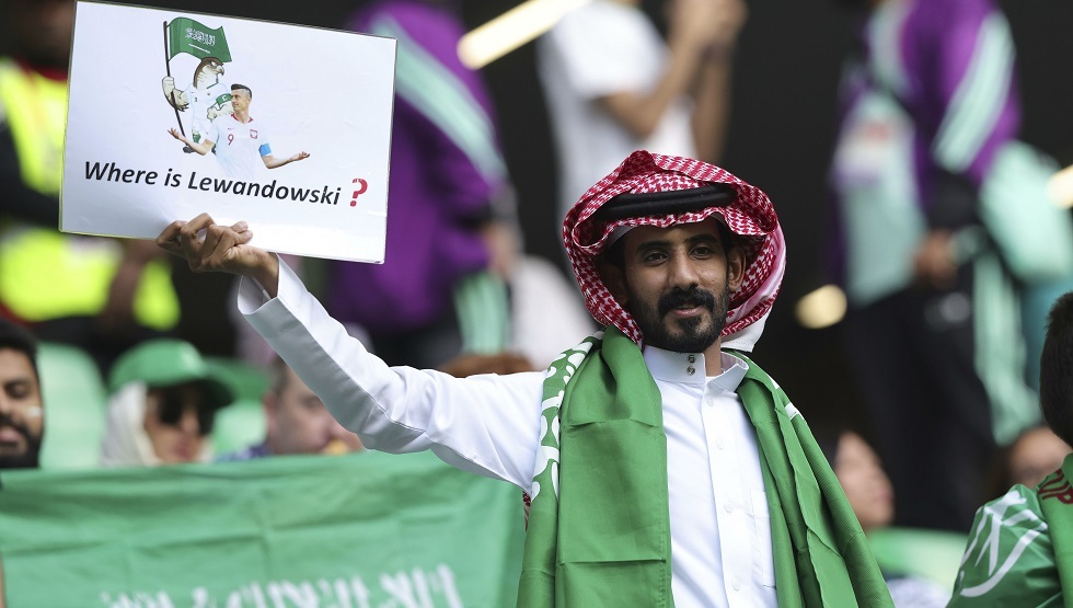 ليفاندوفسكي يرد على عرض مغر من الدوري السعودي