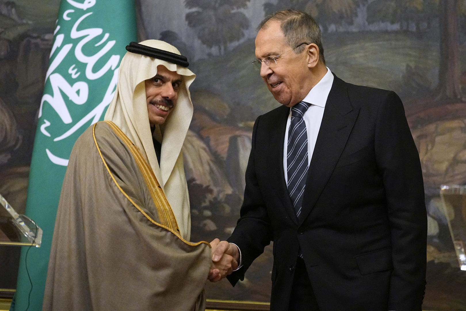 وزير الخارجية الروسي يبعث برسالة خطية لنظيره السعودي