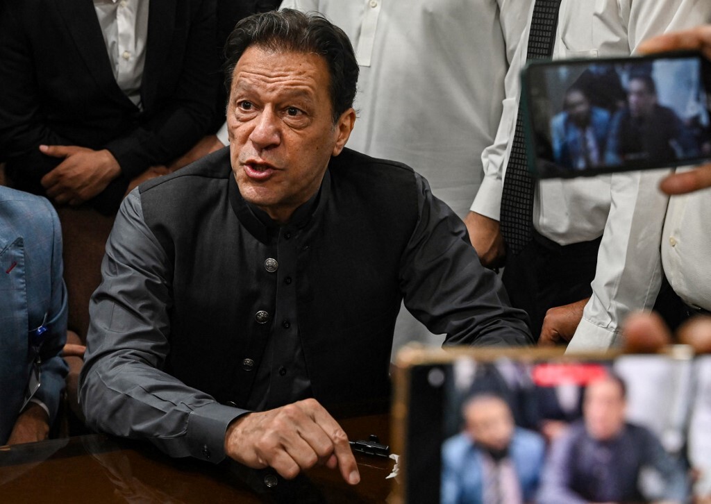 مفوضية الانتخابات الباكستانية تصدر مذكرة باعتقال عمران خان
