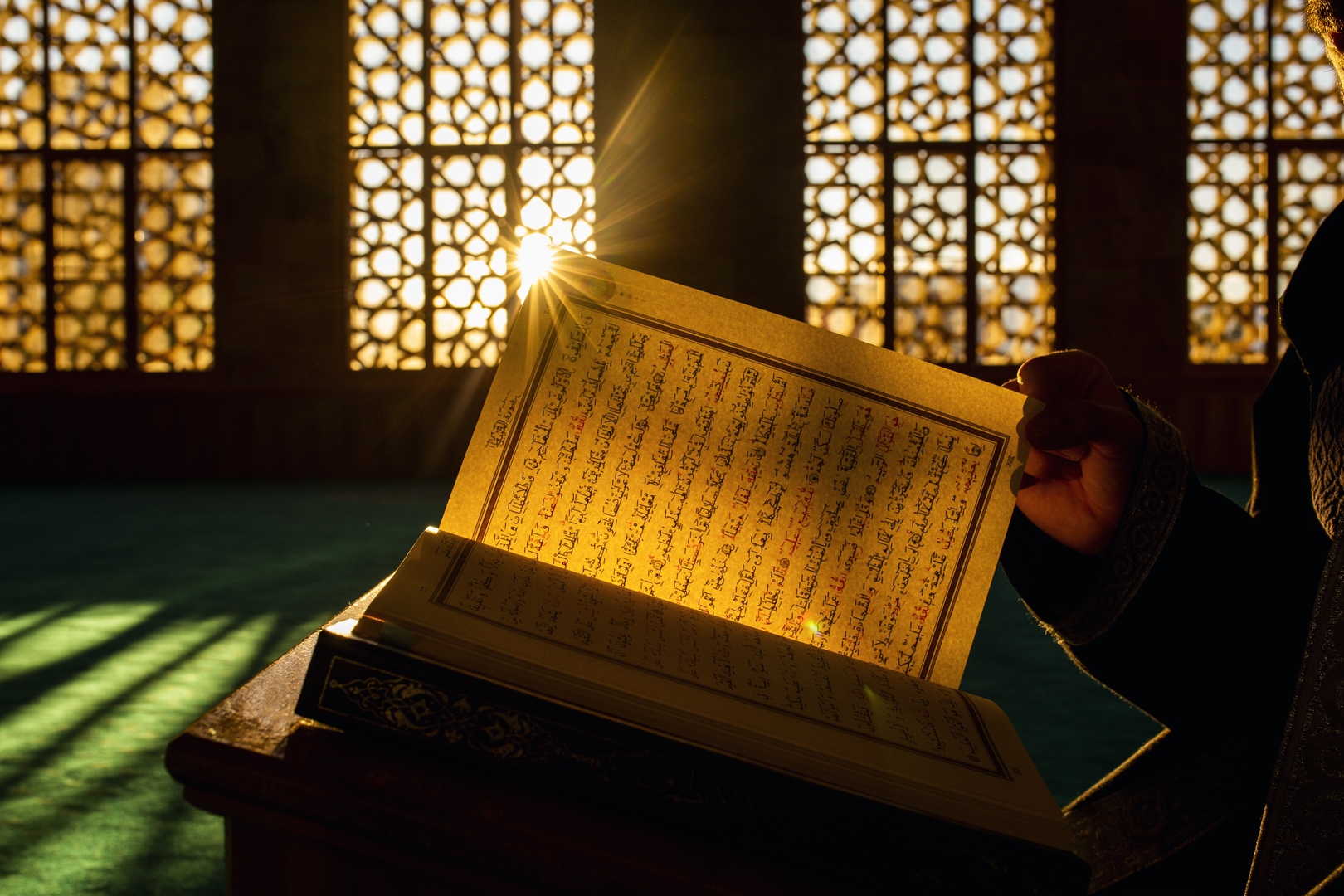 دولة خليجية تطبع 100 ألف نسخة مترجمة من القرآن لتوزيعها في السويد