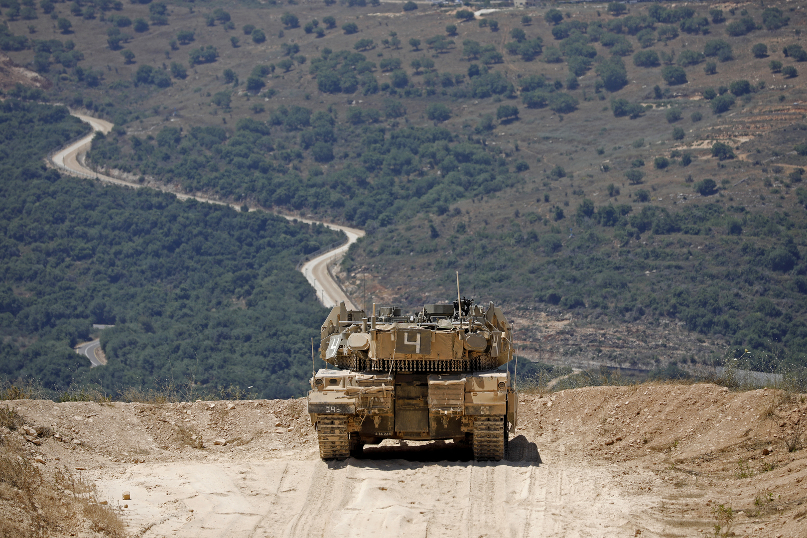 مراسلنا: حزب الله يسقط مسيّرة إسرائيلية بعد استهدافها عناصر تابعة له جنوبي لبنان