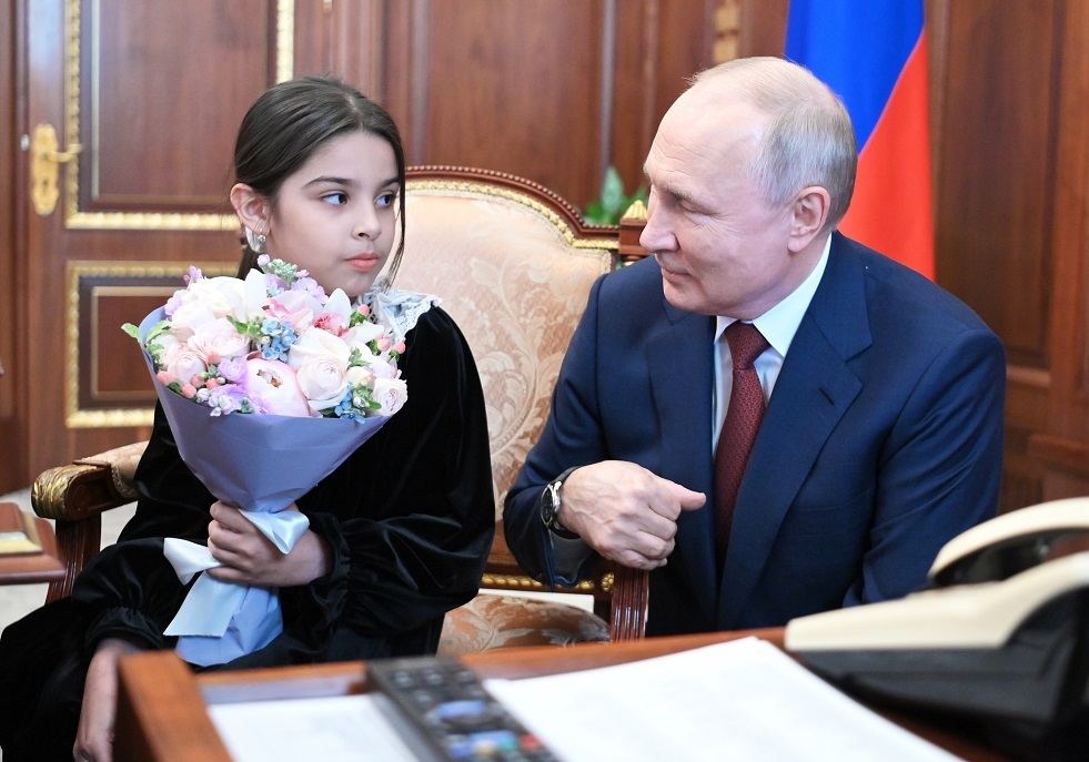 ميليكوف يكشف كيف عثروا على الطفلة التي دعاها بوتين إلى الكرملين