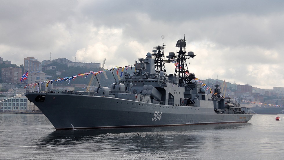 سفن حربية روسية تغادر فلاديفوستوك للمشاركة في تدريبات مشتركة مع الصين (فيديو)