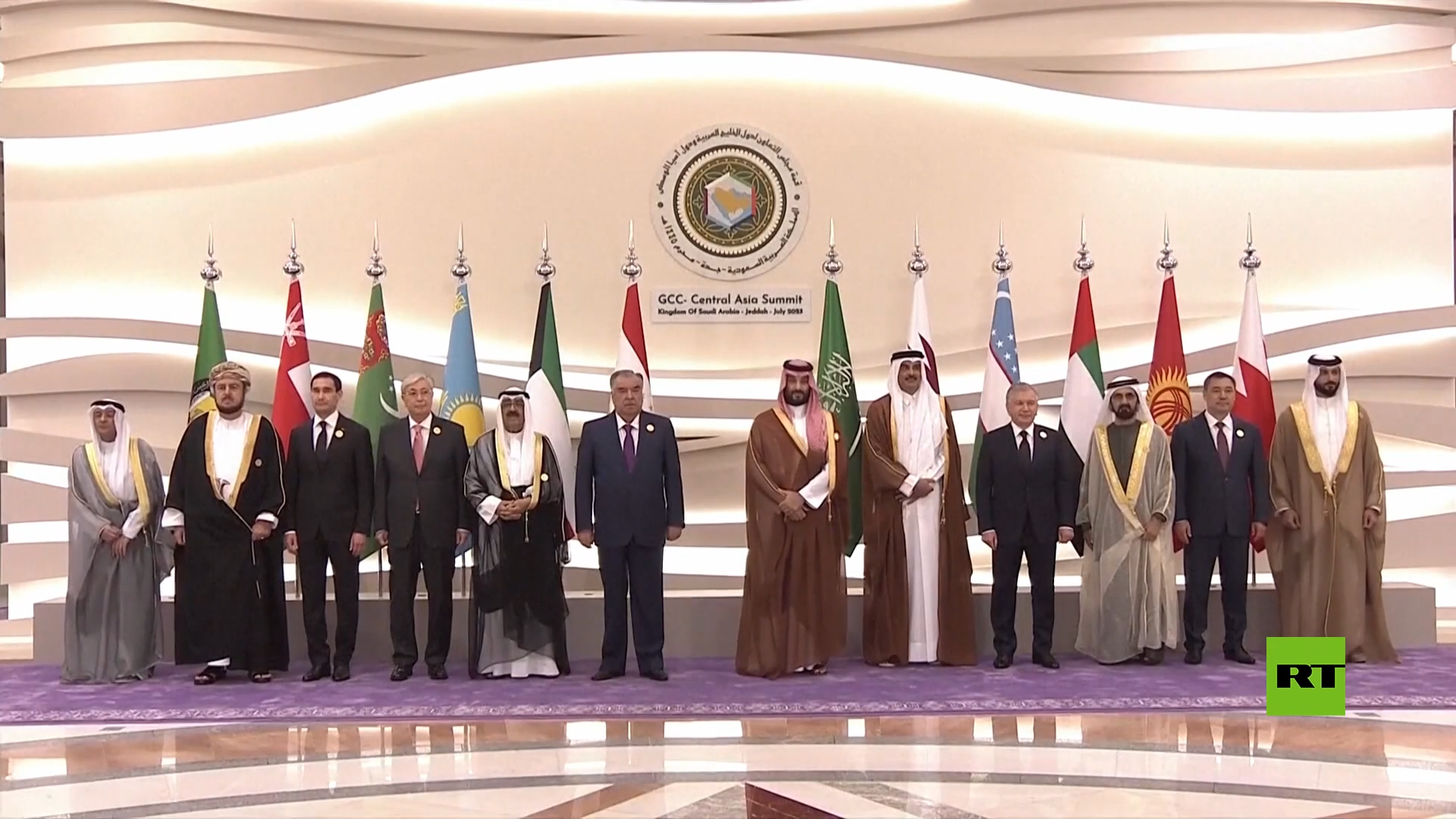 صورة جماعية لقادة دول مجلس التعاون الخليجي وآسيا الوسطى في جدة