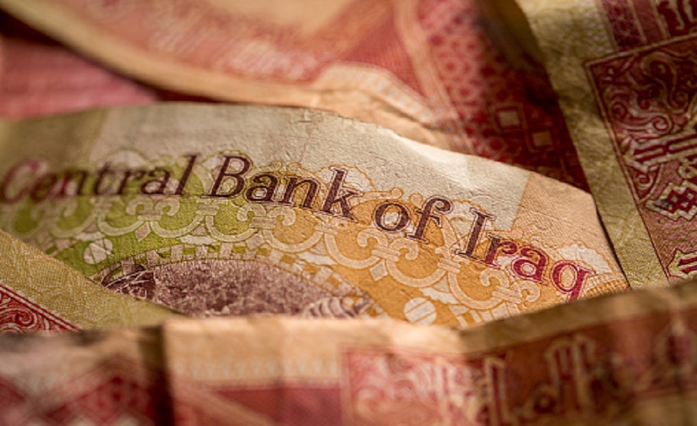 بسبب التعامل بالدولار مع إيران.. عقوبات أمريكية تطال 14 مصرفاً عراقيا