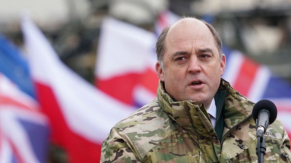 وزير الدفاع البريطاني: سلمنا أوكرانيا ذخيرة مدفعية أكثر بـ15 مرة مما كان مخططا له