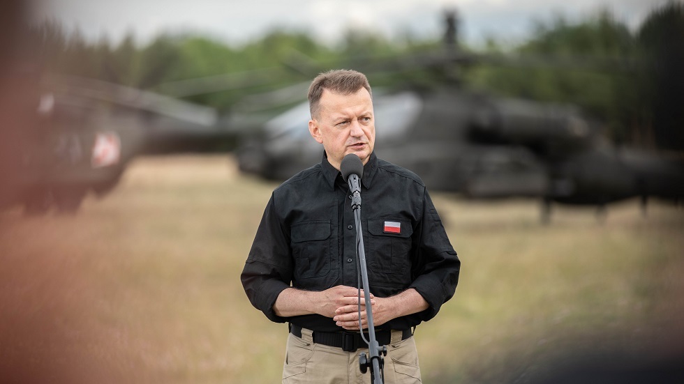 وزير الدفاع البولندي يعلن عن تشكيل عسكري لـ