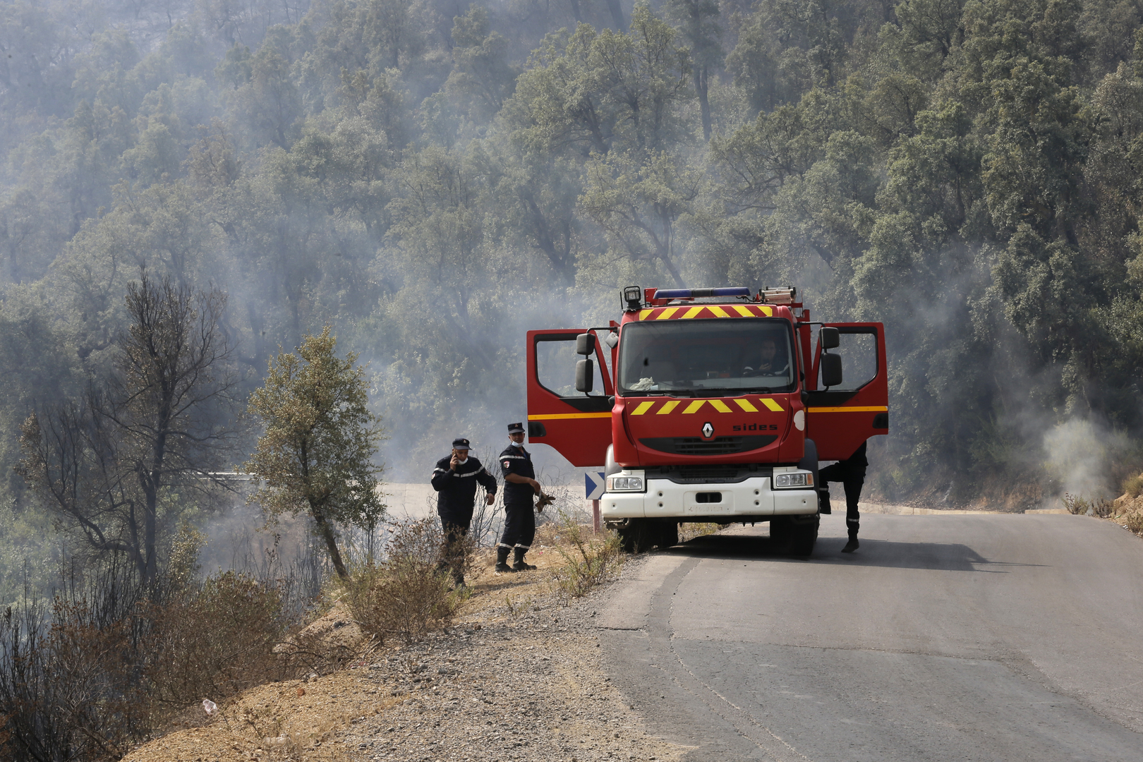 الجزائر.. ارتفاع حصيلة قتلى الحرائق إلى 34
