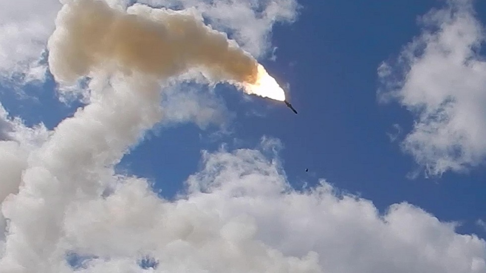 الدفاع الروسية: ضربات صاروخية لمواقع عسكرية أوكرانية ومخازن مسيرات بحرية وأسلحة غربية